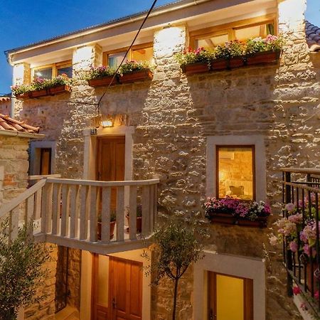Stone House Luxury Rooms Split Exterior photo