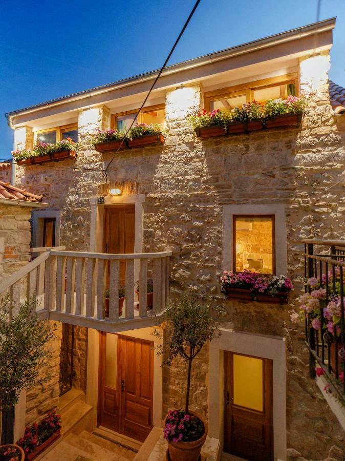 Stone House Luxury Rooms Split Exterior photo