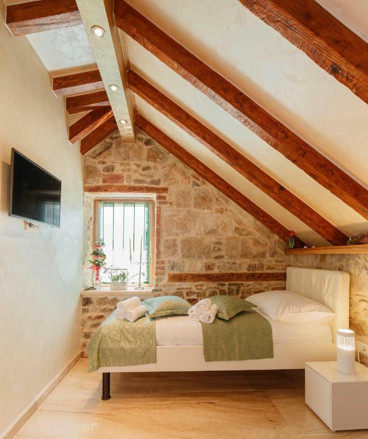 Stone House Luxury Rooms Split Exterior photo