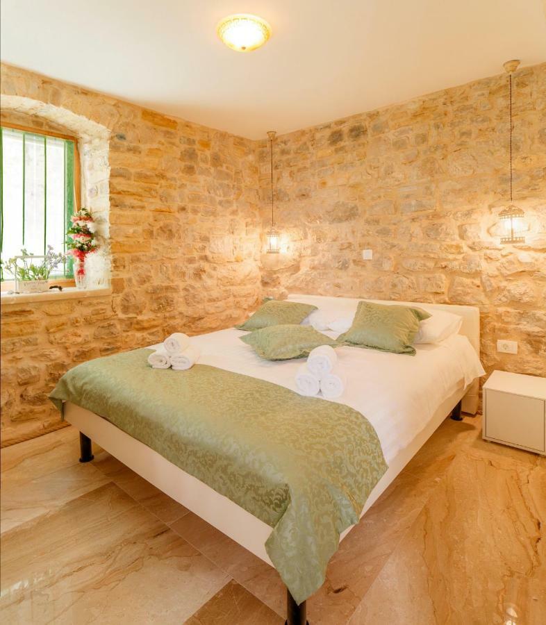 Stone House Luxury Rooms Split Exterior photo