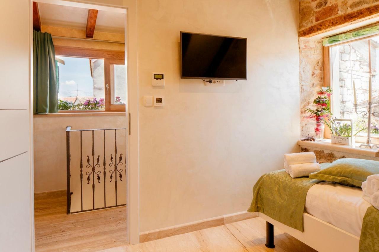 Stone House Luxury Rooms Split Exterior photo
