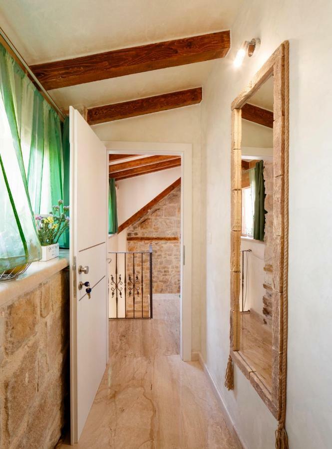 Stone House Luxury Rooms Split Exterior photo