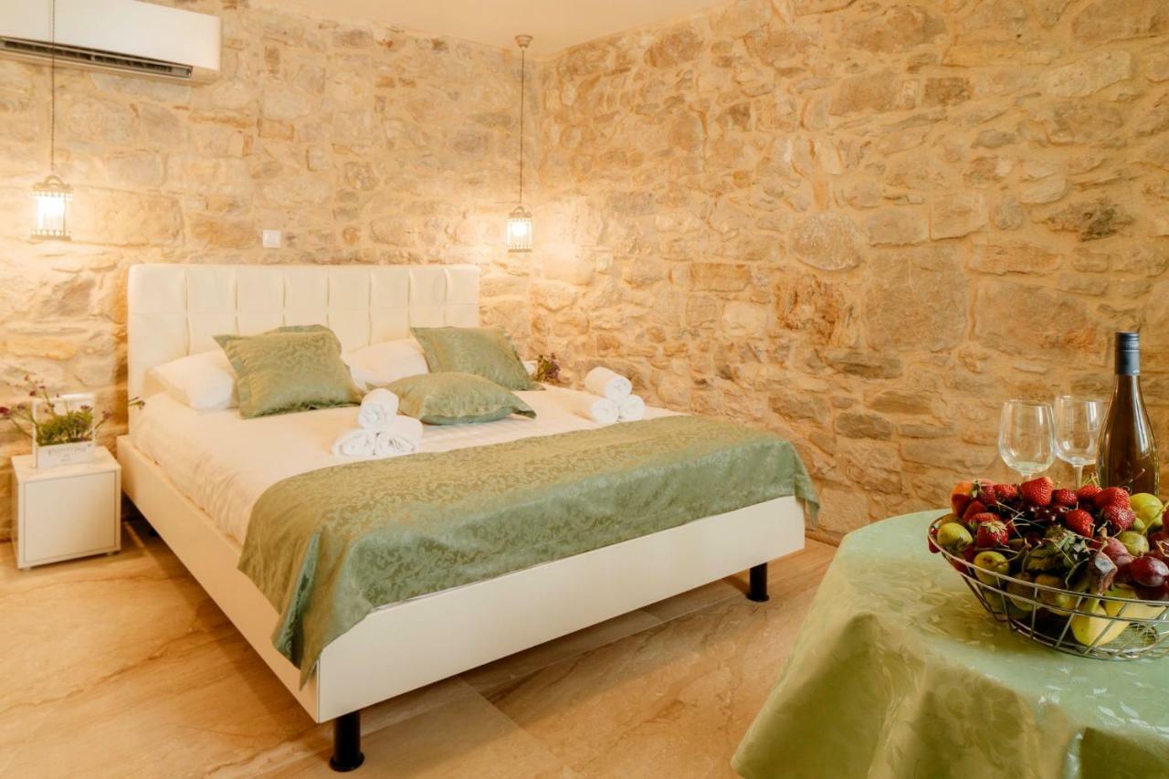 Stone House Luxury Rooms Split Exterior photo
