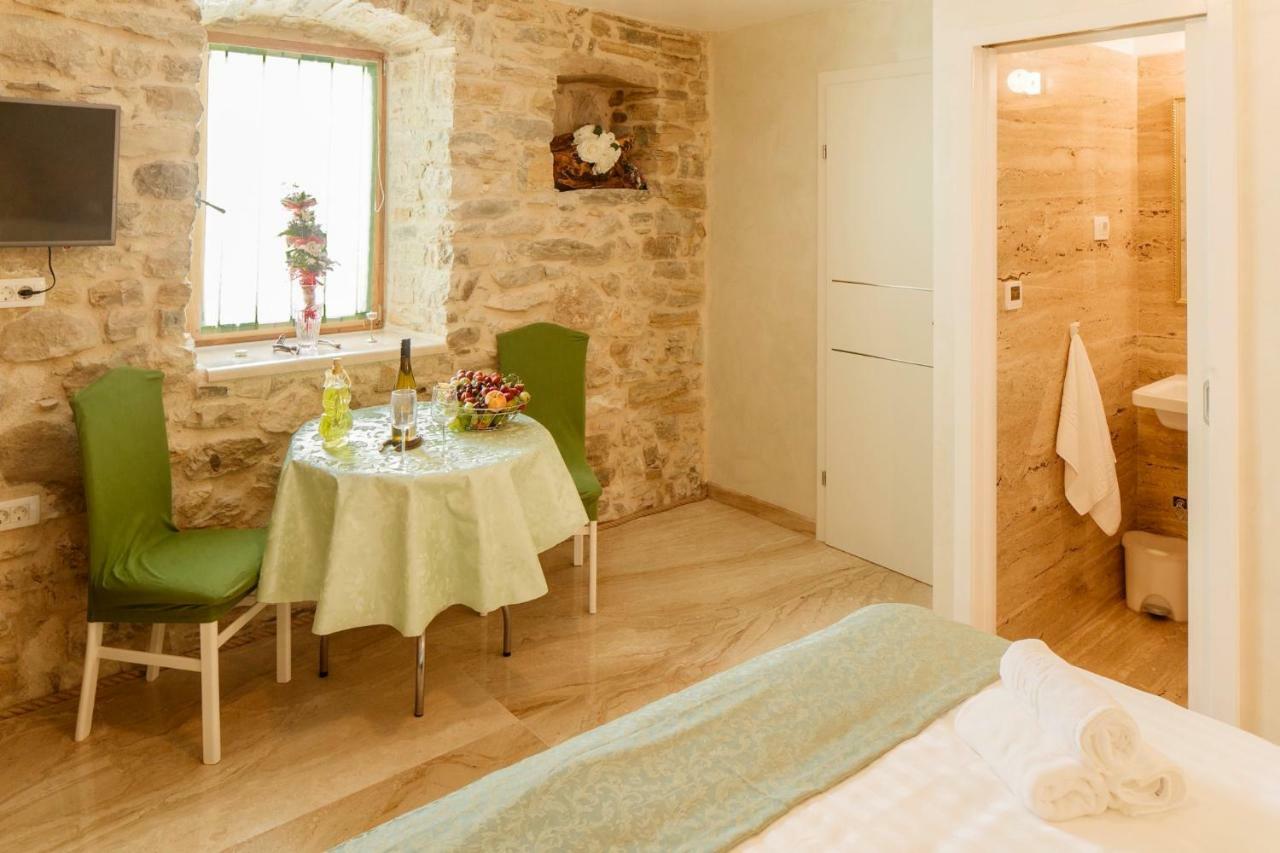 Stone House Luxury Rooms Split Exterior photo