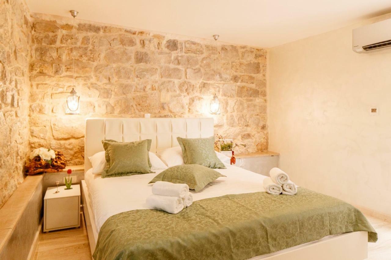 Stone House Luxury Rooms Split Exterior photo